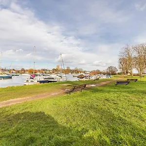  Holiday home Elmsway - Southbourne